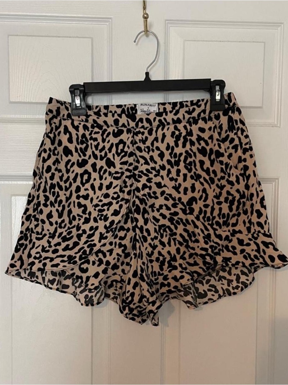 Away Leopard Print Ruffle Hem Flutter Shorts - Beige/Black